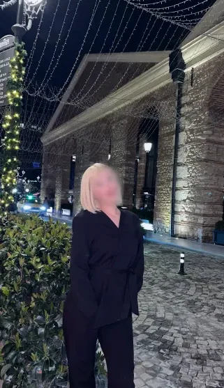 Agnes, 21