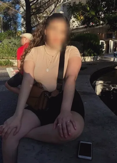 Amanda, 39