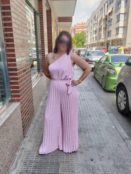 Andrea, 39