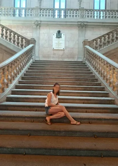 Anna, 33