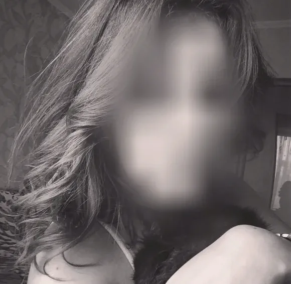 Ella, 28