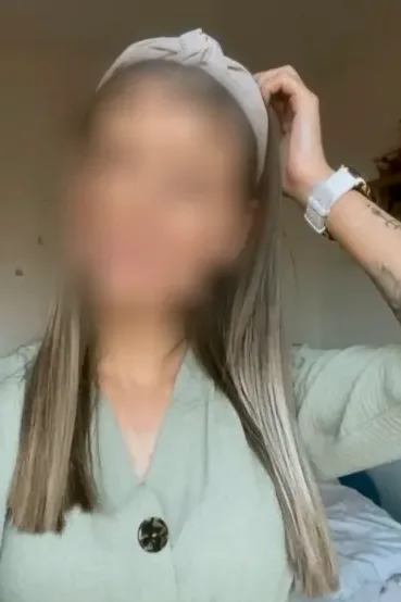 Emilie, 26