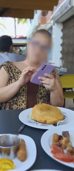 Fatima, 39