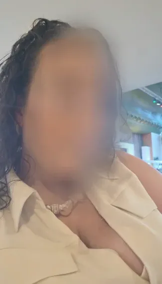 Helena, 39