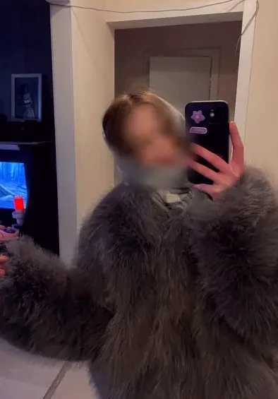 Jasmin, 30