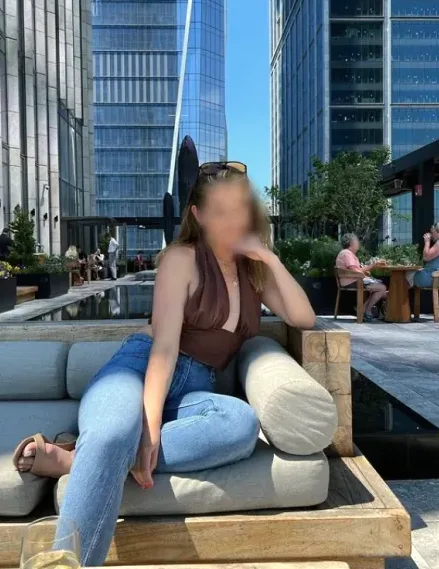 Nora, 31