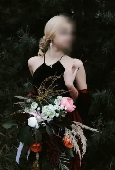 Rosa, 26