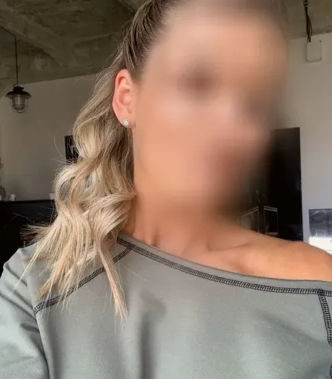 Sara, 21